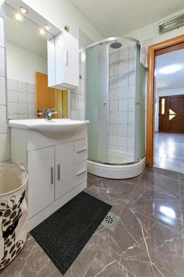 Apartman Plum Plitvice Drežnik Grad Exterior foto